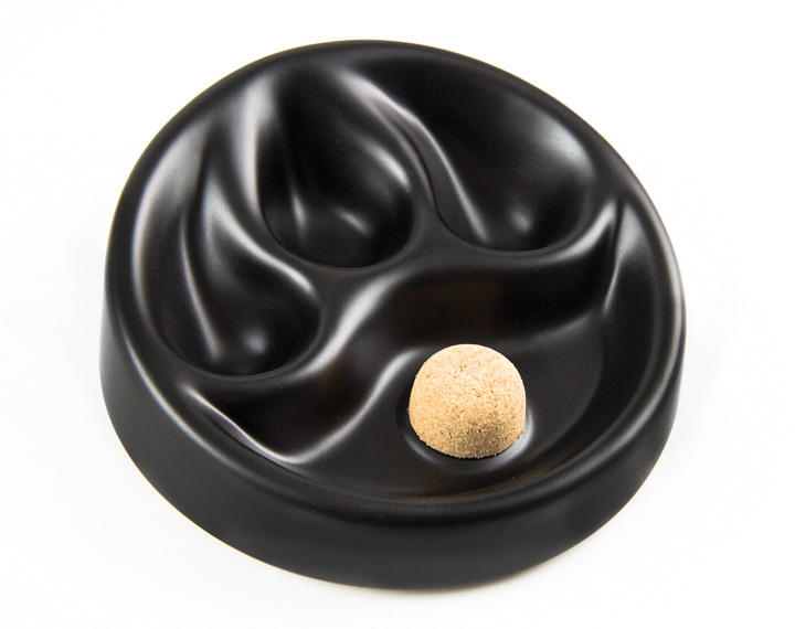 Pipe ashtray ceramic black matt, 3 trays